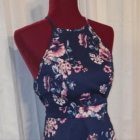 Floral dress - Picture 1 of 7